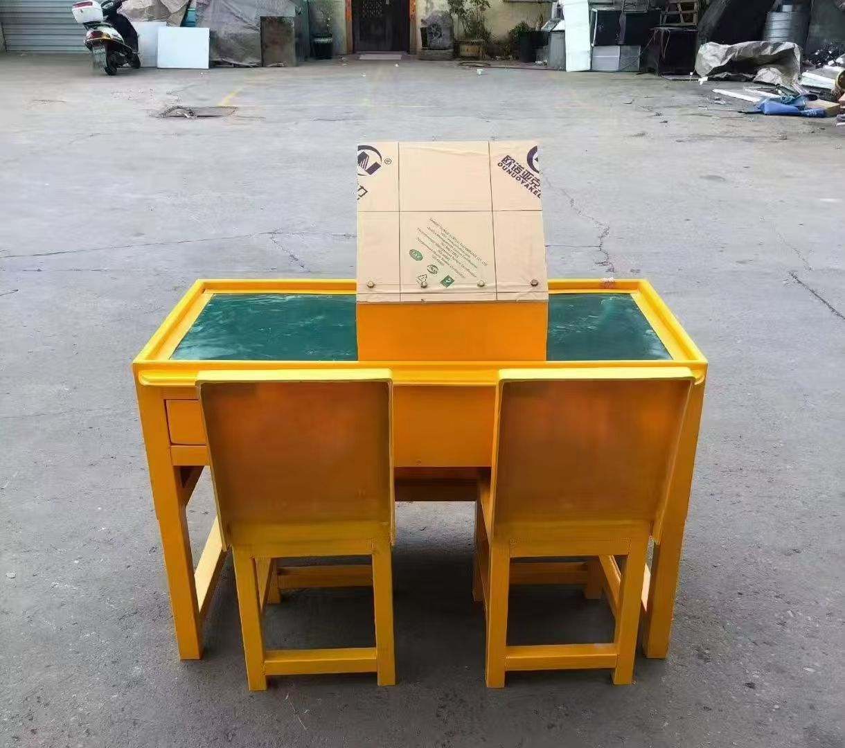 扎鲁特防静电导通桌井下煤矿火工品发放桌：危险品流转的安全守护者